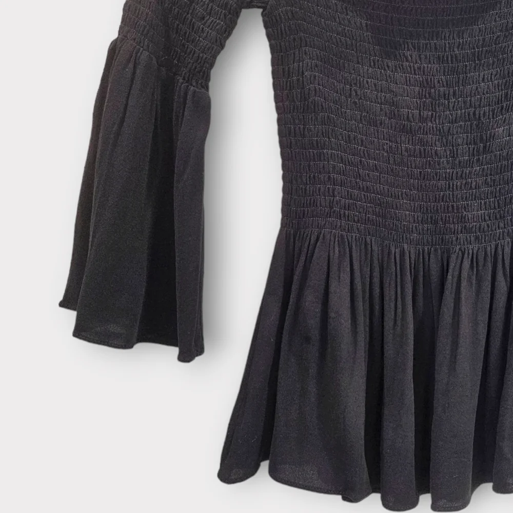 Olivaceous black crepe